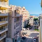 Studio Confort 35m2 Climatisé, tout se fait à pied!