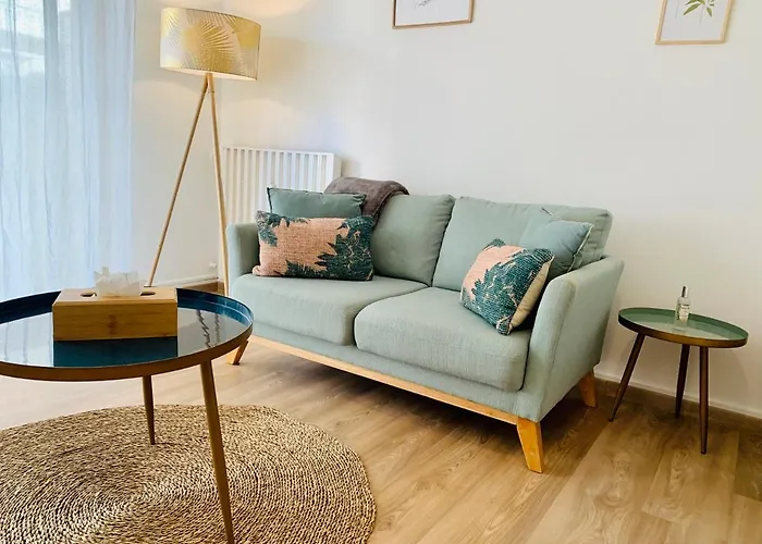 Studio Confort 35M2 Renove, Equipe Et Climatise, Tout Se Fait A Pied!